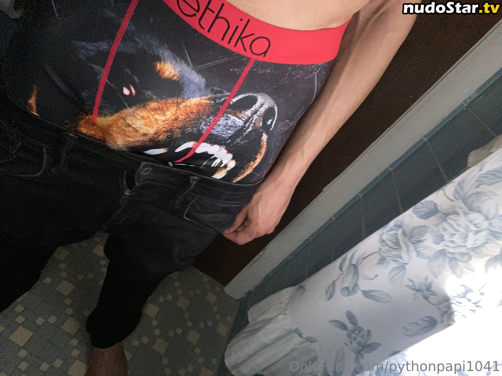 pythonpaige / pythonpapi1041 Sızan Çıplak OnlyFans Fotoğrafı #1