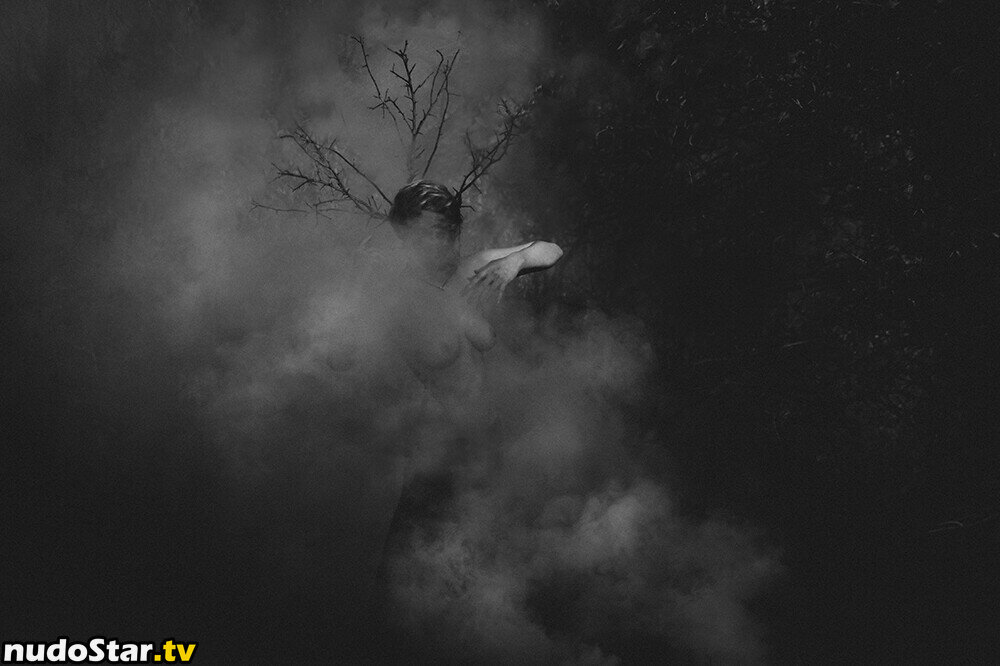 thinloth Sızan Çıplak OnlyFans Fotoğrafı #1