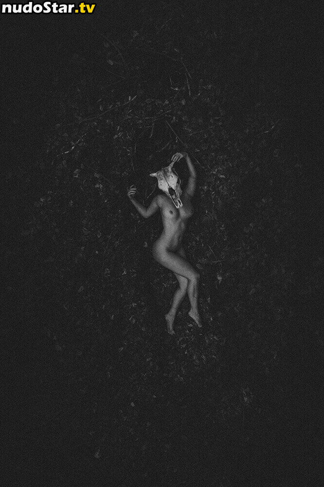 thinloth Sızan Çıplak OnlyFans Fotoğrafı #2