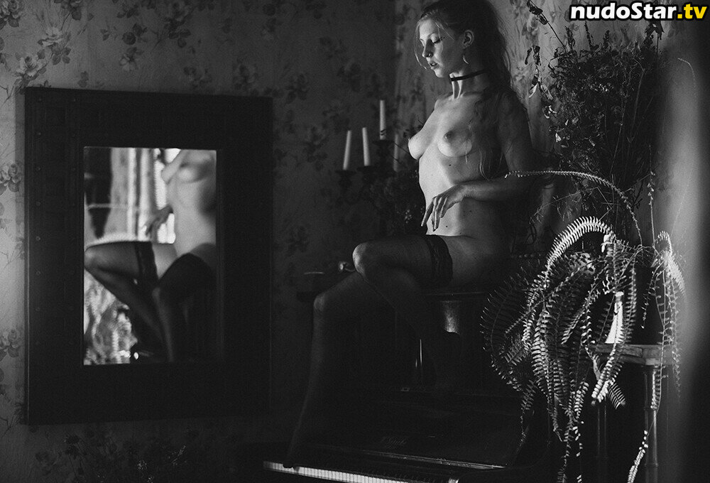 thinloth Sızan Çıplak OnlyFans Fotoğrafı #12