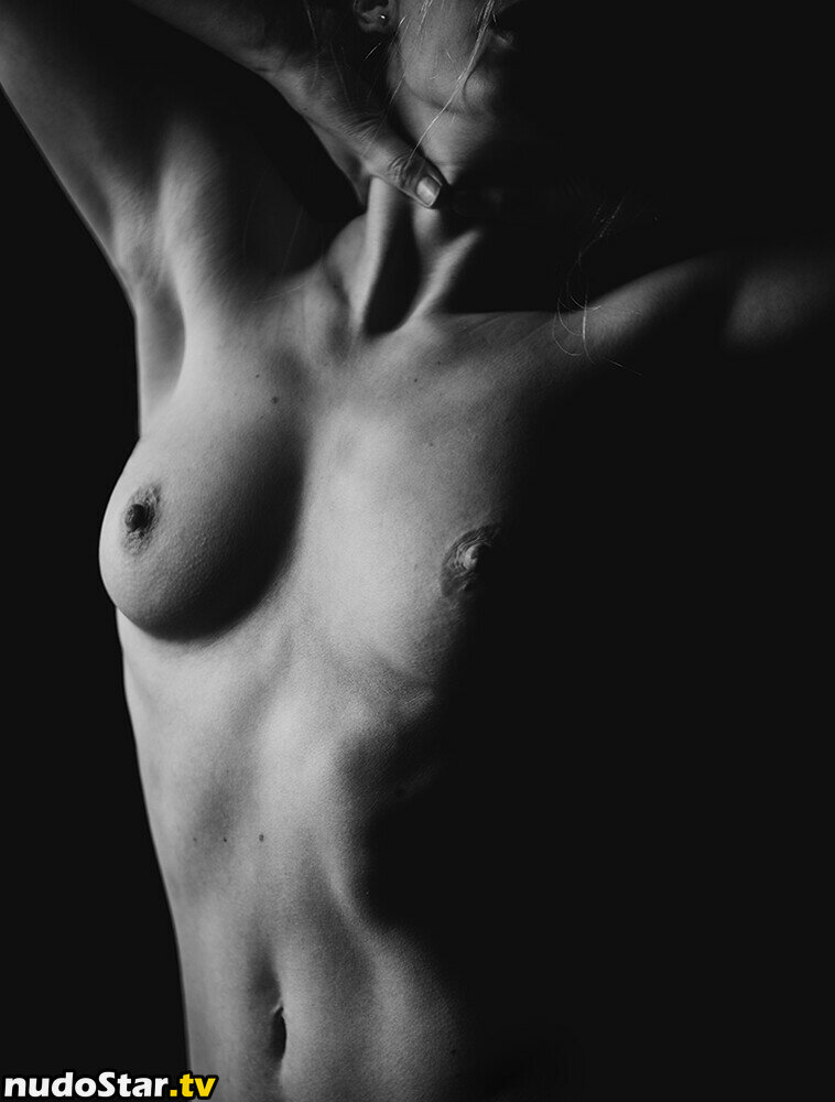 thinloth Sızan Çıplak OnlyFans Fotoğrafı #17