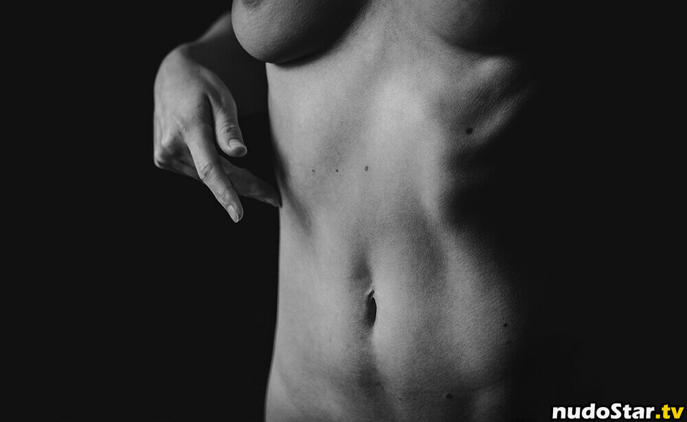 thinloth Sızan Çıplak OnlyFans Fotoğrafı #18