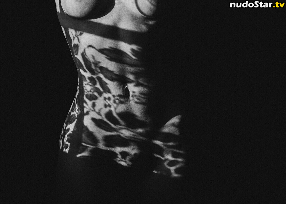thinloth Sızan Çıplak OnlyFans Fotoğrafı #19