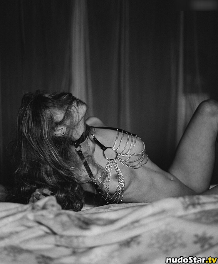 thinloth Sızan Çıplak OnlyFans Fotoğrafı #32