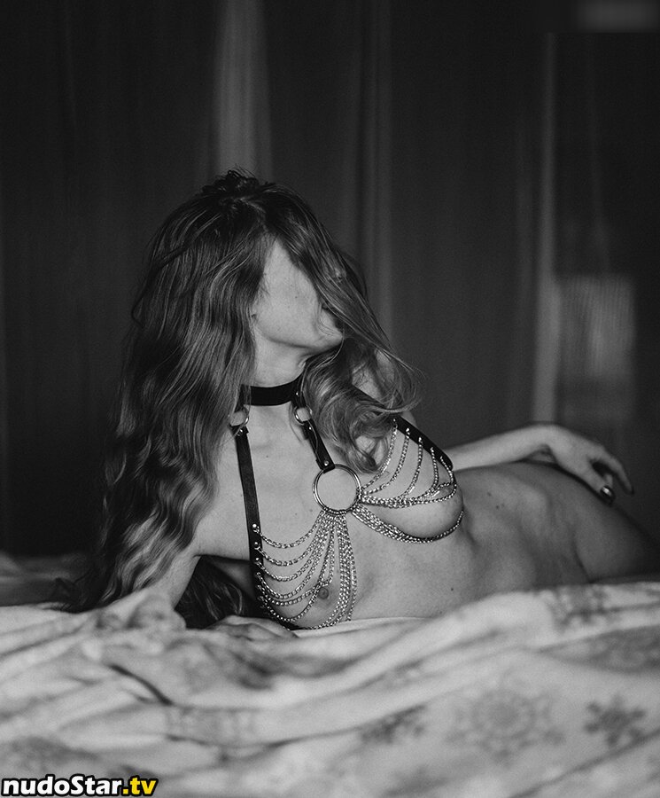 thinloth Sızan Çıplak OnlyFans Fotoğrafı #33